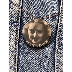 Bette Davis Pinback Vintage Button Badge Old Hollywood Movies Pin #316